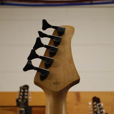 Hamer 5-String Slammer Series Bass image 9