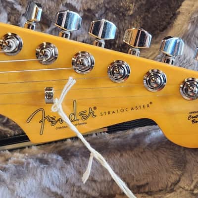 Fender Stratocaster Pro II 2021 - 3-Tone Sunburst image 4
