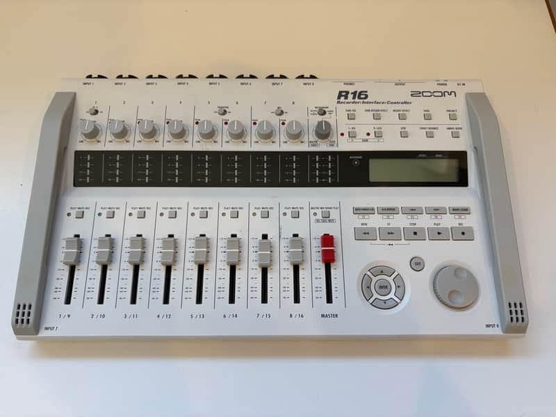 Zoom R16 Digital Multitrack Recorder image 1