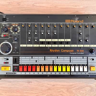 Roland TR-808 - 1983 - MIDI Mod (IN / OUT / THRU)