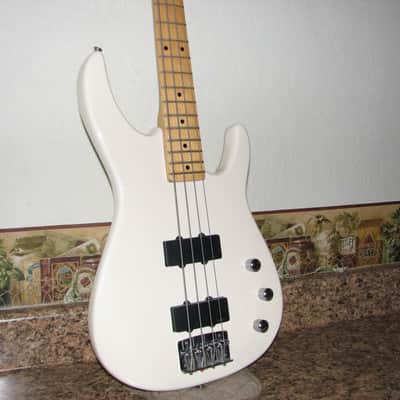 Peavey Foundation Bass Guitar 1994 Antique White image 1