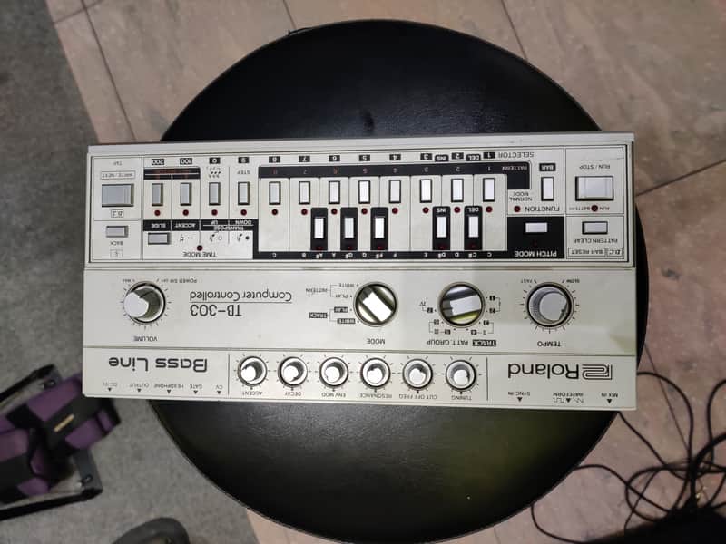 Roland TB-303 Bassline Synthesizer Module 1981 - 1984 - Silver image 1