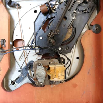 Silvertone Phonograph/Radio, Model 7045A - Non-functional image 9