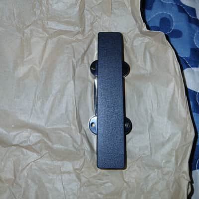 Radioshop Custom Jazz Bass Pickups 42 Gauge Plain Enamel Alnico 5 Closed Covers 10K DCR! image 3