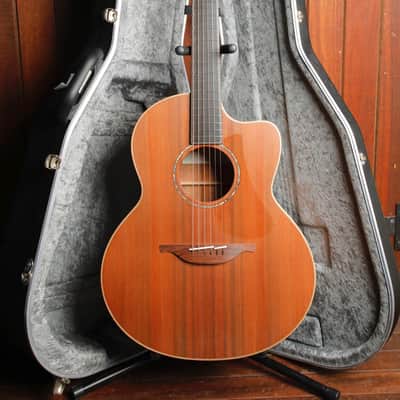 Lowden F-35c Redwood/Tasmanian Blackwood Acoustic Guitar Pre-Owned image 2