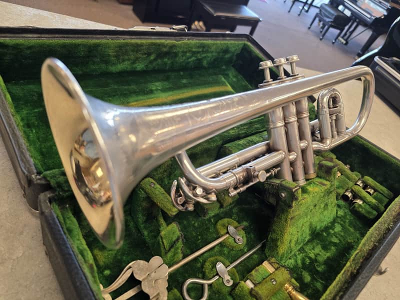 C.G Conn Victor New Wonder Silver 1921 Cornet w/ original accessories image 1