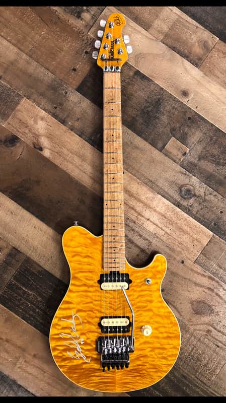 Ernie Ball Music Man EVH 1995 Amber Burst Flame Top imagen 1