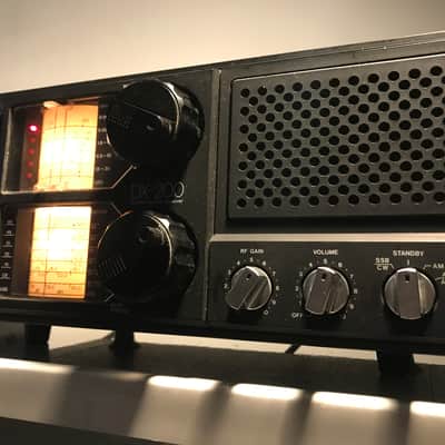 Vintage Shortwave Radio Receiver Realistic DX-200 year 1981 image 3