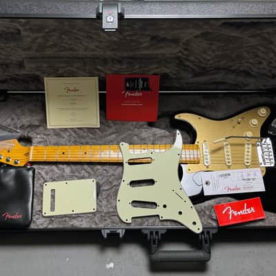 Fender American Professional II Stratocaster with Maple Fretboard 2020 - Present - Black image 11