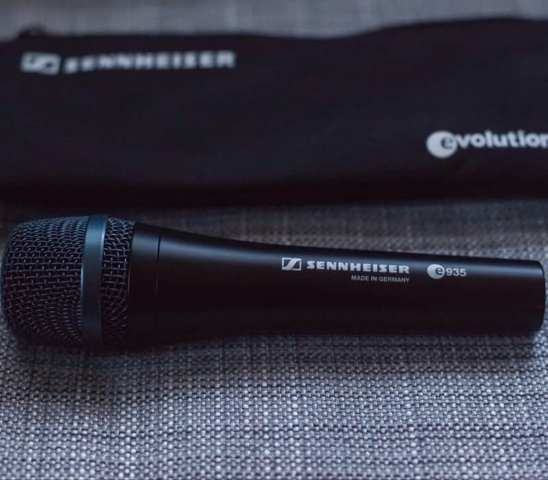 Sennheiser e935 Handheld Cardioid Dynamic Vocal Microphone