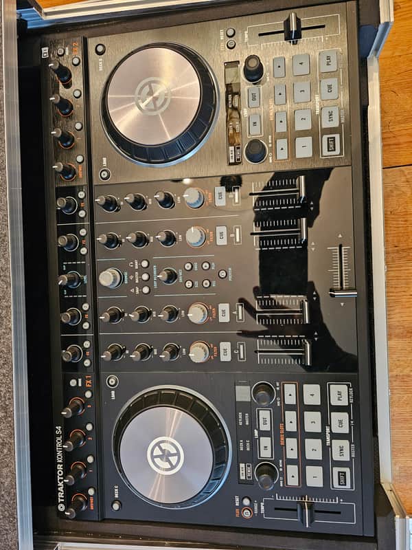 Native Instruments Traktor Kontrol S4 MK2 | Reverb