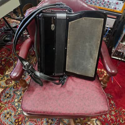 Titano Dandy 41/120 Piano Accordion Made in Italy with Case and Straps image 7