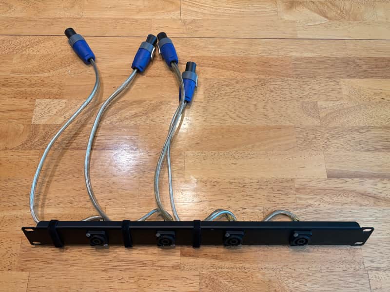 Speakon 1U Rack Patch Panel image 1