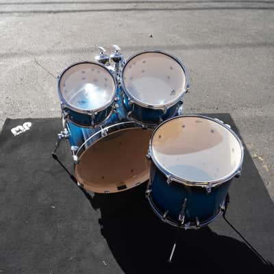 Yamaha Stage Custom Series - Deep Blue Sunburst Lacquer - 5pc Birch 22'' Shell Pack image 5