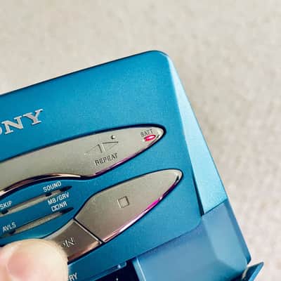 Sony WM-EX570 Walkman Cassette Player, Rare EX Blue ! Light On ! image 11