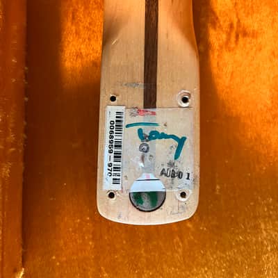 Fender 2005 FSR American Deluxe '62 Stratocaster Reissue Ice Blue Metallic with Matching Headstock image 13