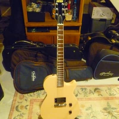 Gretsch with Humbucker Bridge Pickup V-Stoptail 2020 - Present - Light Pink Gloss image 2