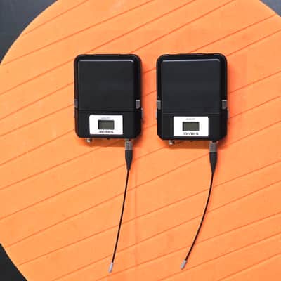 Two (2) Shure ADX1 Digital Wireless Bodypack Transmitters with LEMO3 (G57: 470 to 608 MHz) imagen 4