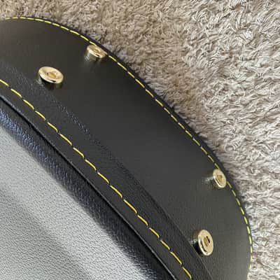 Guild 41 Inch Acoustic Guitar Hard Case, Black Velvet Interior image 7