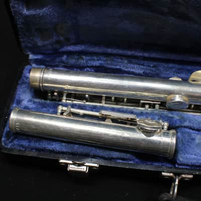 A Bundy ll Silver Plated Flute in it's Original Case 7 F image 6