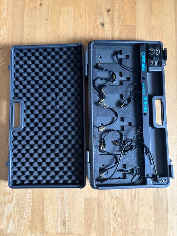 Boss BCB-60 Powered Pedalboard / Carrying Case – Routing Panel, Foam & Cables image 1
