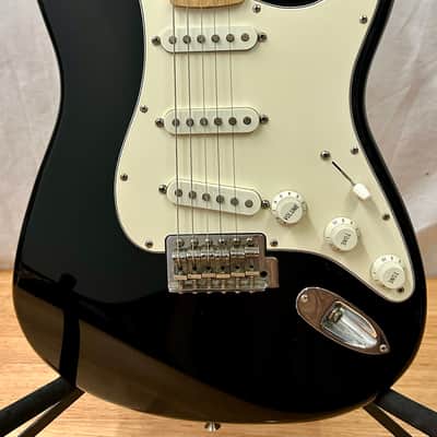 Fender Standard Stratocaster MIM Glossy Black 1995 image 2