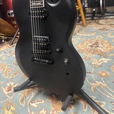 ESP LTD Viper-1000 Baritone 2022 - Present - Black Satin image 3