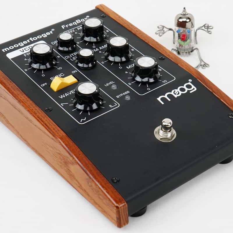 Moog MF-107 Moogerfooger FreqBox Black