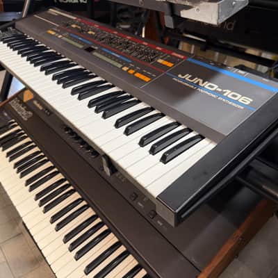 Roland Juno-106 61-Key Programmable Polyphonic Synthesizer 1984 - 1985 - Black image 2