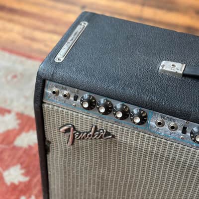Fender Vibrosonic Reverb 100 Watt 1x15" Valve Combo image 4