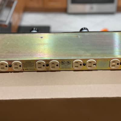 Furman PL-PLUS Rack Mount Voltage Meter Power Conditioner and Light Module image 4