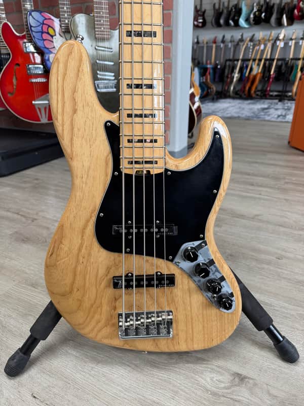 Fender American Elite Jazz Bass V with Maple Fretboard