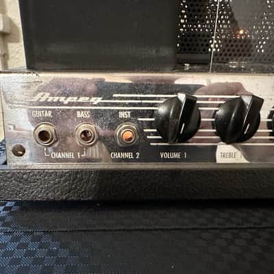 Ampeg B-15N Portaflex 25-Watt 1x15" Bass Combo 1965 - Original Cabinet and dolly image 6