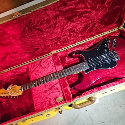 Fender modern player strat Mahogany body, tweed hardshell case image 1