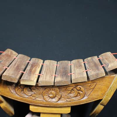 A Vintage Thai Hand Made & Carved 8 Bar Xylophone image 2