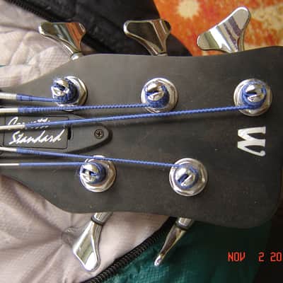 Warwick Corvette Fretless 5 string GERMAN made image 3