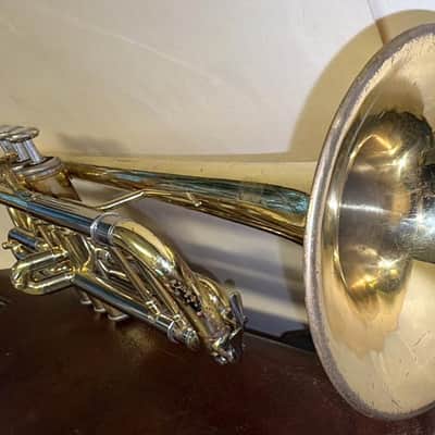Accent model ML, Bb Trumpet W/ Original Hardcase  PLAYER image 3