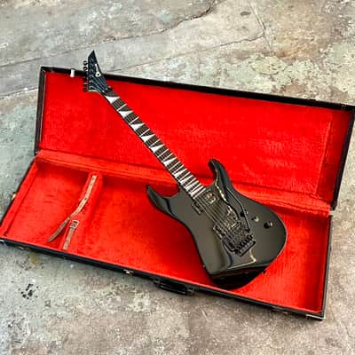 Classic 1980's/90's CHARVEL BY JACKSON - DK-060-SH - Made in Japan
