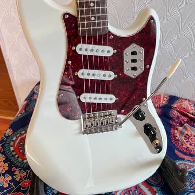 Squier Paranormal Cyclone, Pearl White Upgraded 18:1 Kluson Tuners, Pure Tone Jack & gig bag image 2
