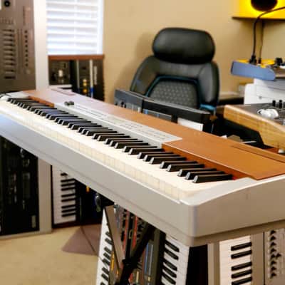 MUST SEE!!! SUZUKI SS100 STAGE PIANO FULLY INSPECTED, SERVICED AND IN AMAZING CONDITION! image 2