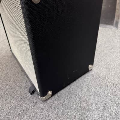 Fender Rumble 25 V3 25-Watt 1x8" Bass Combo 2015 - Present - Black image 4