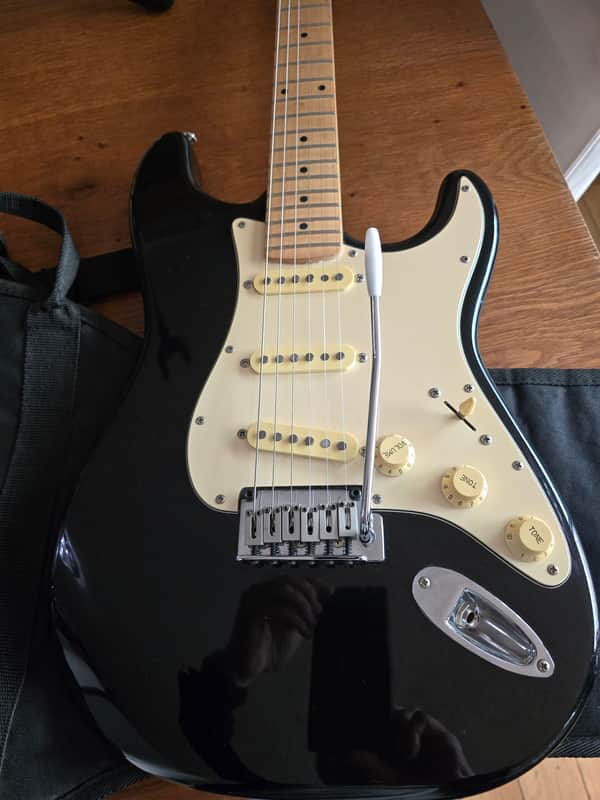 Fender Squirer Standard Stratocaster 2007 - Black image 1