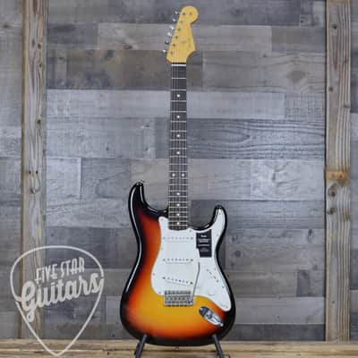 Fender Dealer Exclusive Vintera  Road Worn  '60s Stratocaster  3-Color Sunburst with Hardshell Case image 3