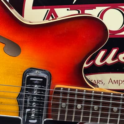 Fender Coronado I 1 Semi-Hollowbody Guitar with Case - Sunburst image 2