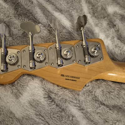 Fender Classic Series '60s Jazz Bass Lacquer - 2017 - Olympic White - 4-String Bass image 12