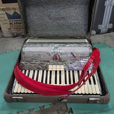 Busilacchio Piano Accordion, 41 key/120-bass, LMM, Serviced & in tune. image 11