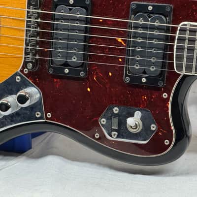 Fender Kurt Cobain Jaguar Guitar with Case 2016 - 3-Color Sunburst / Rosewood fingerboard image 6