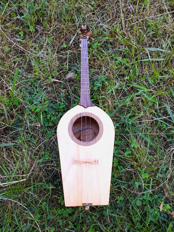 Georgian folk music instrument Panduri | String instrument Panduri | ფანდური | Fanduri image 1