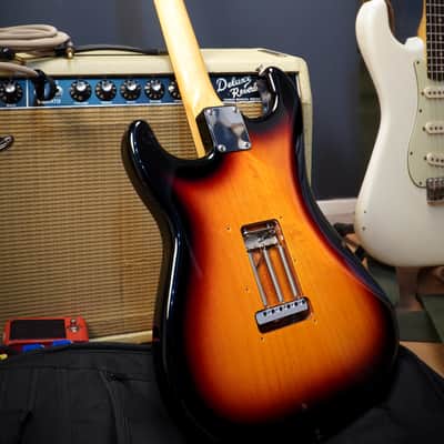 2015 Fender Classic Series 60s Stratocaster 7lbs 5oz 3 Tone Sunburst w/Gig Bag image 6
