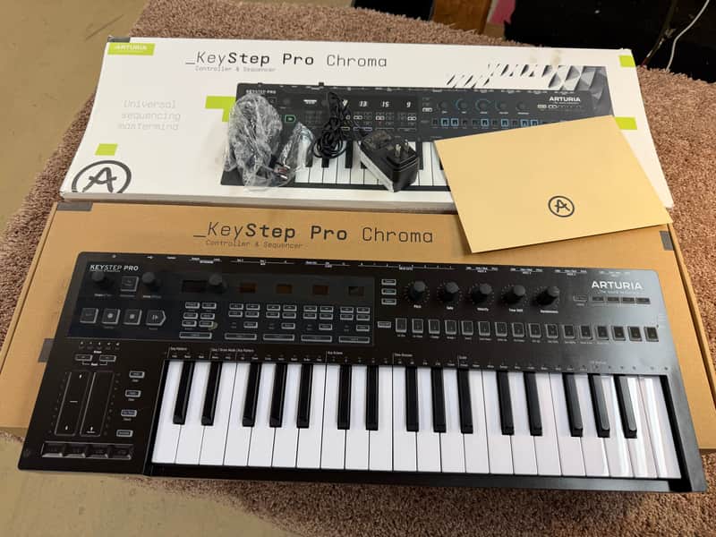 Arturia Keystep Pro Chroma 37-Key MIDI Controller / Excellent